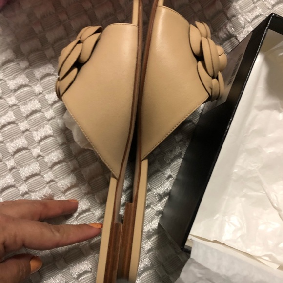 Flats - Picture 2 of 12